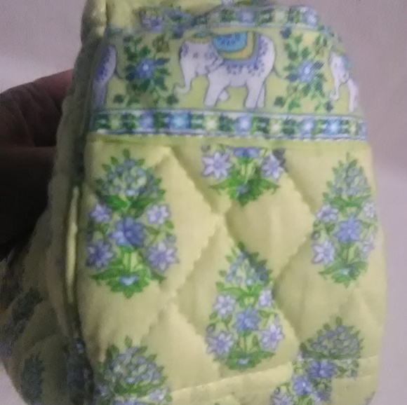 $16~NEW VERA BRADLEY TOTE - Picture 2 of 5